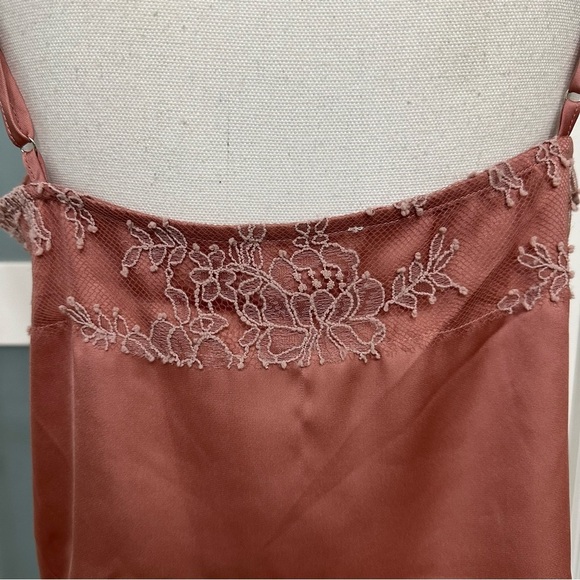 Free People Intimately V-Neck Lace Mesh Detail Satin Camisole Rose SZ Large NWT - Picture 6 of 9